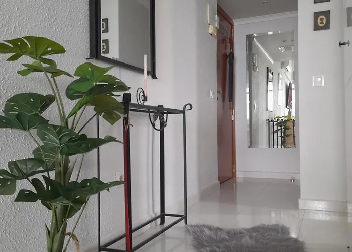 On The Harbor, First Line With Beautiful Sea View In 4 Star Appartement Fuengirola