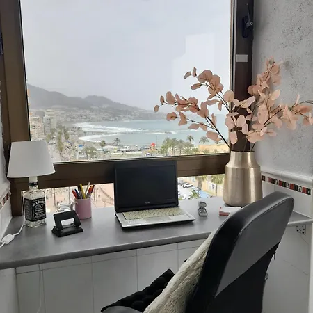 アパート On The Harbor, First Line With Beautiful Sea View In 4 Star フエンヒロラ