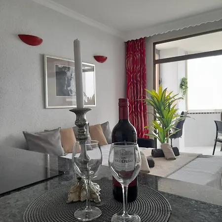 On The Harbor, First Line With Beautiful Sea View In 4 Star 아파트 푸엔히롤라