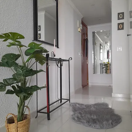 On The Harbor, First Line With Beautiful Sea View In 4 Star Appartement Fuengirola